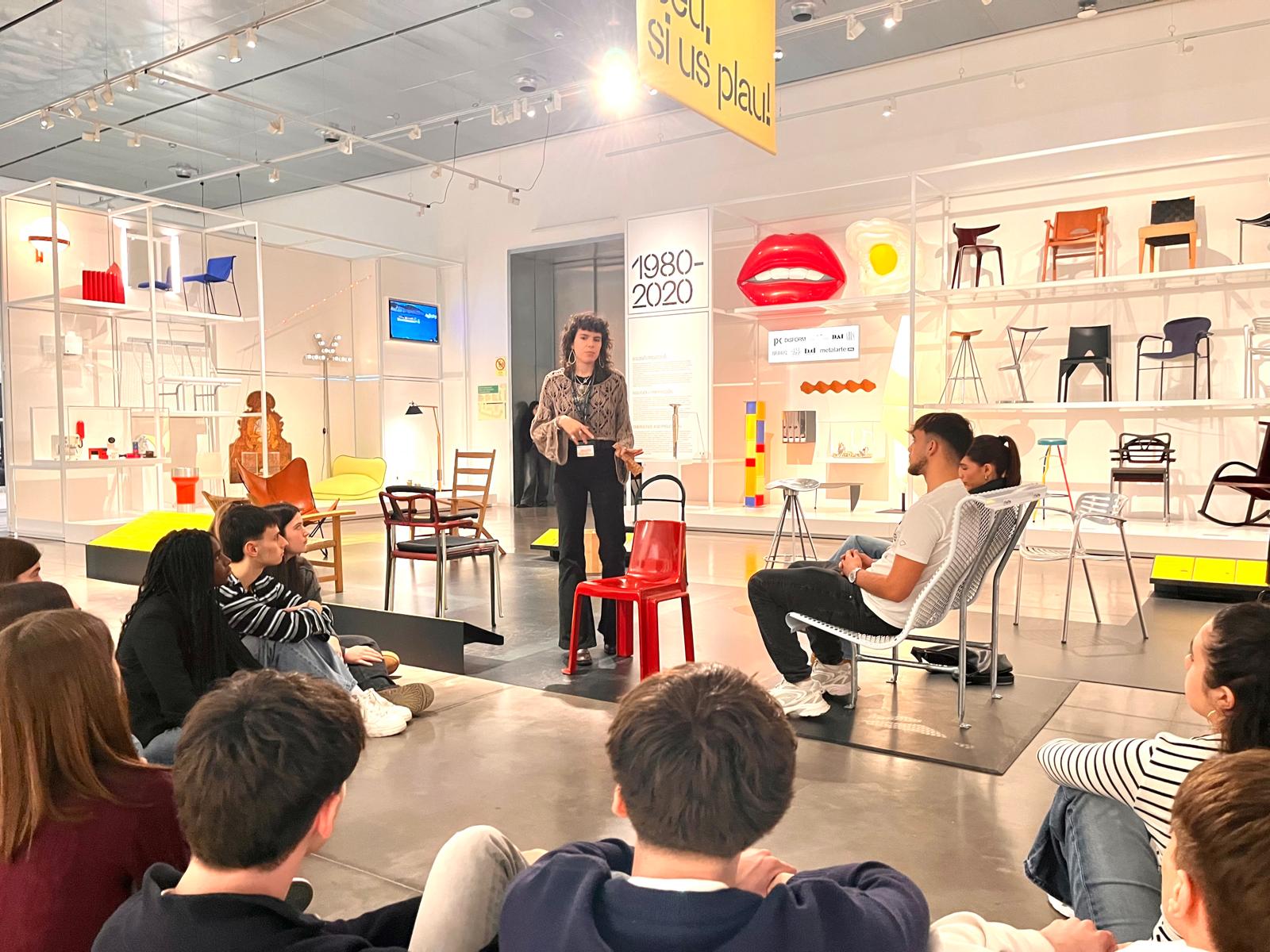 Visita al Museu del Disseny de Barcelona dels alumnes de 2on curs de MK i Publicitat